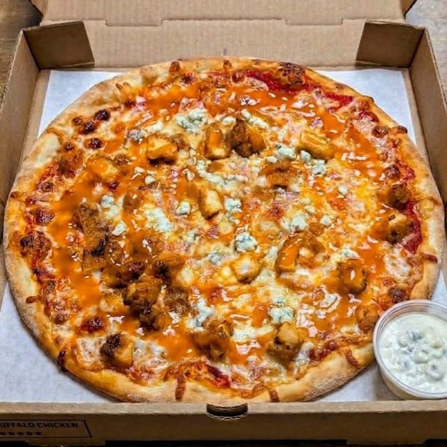 SMALL BUFFALO CHICKEN PIZZA.