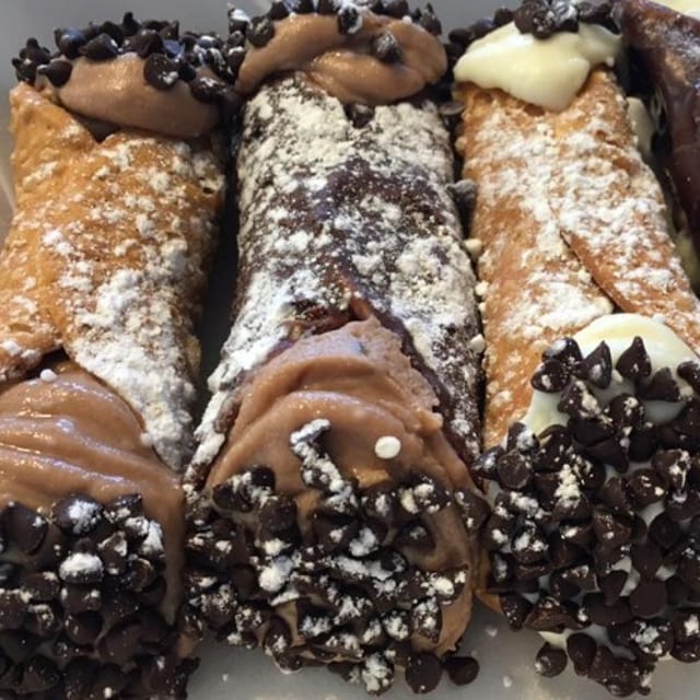 CANNOLI (1).