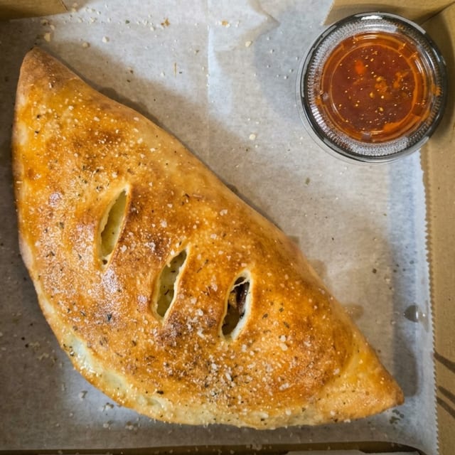 SMALL SPINACH CALZONE.