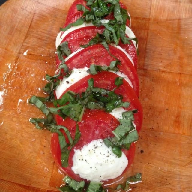 MOZZARELLA CAPRESE.