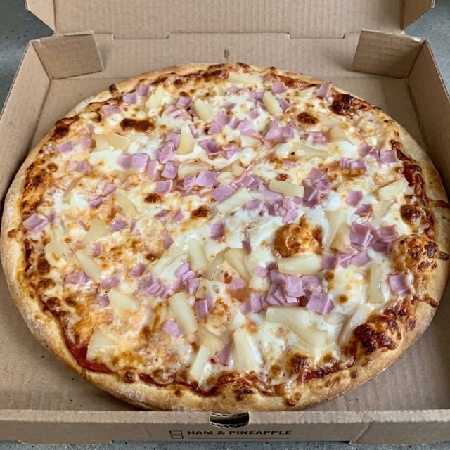 SMALL HAWAIIAN PIZZA.